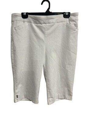 Coral Bay 14 White Bermuda Shorts Decorative Button Old Money Quiet Luxury